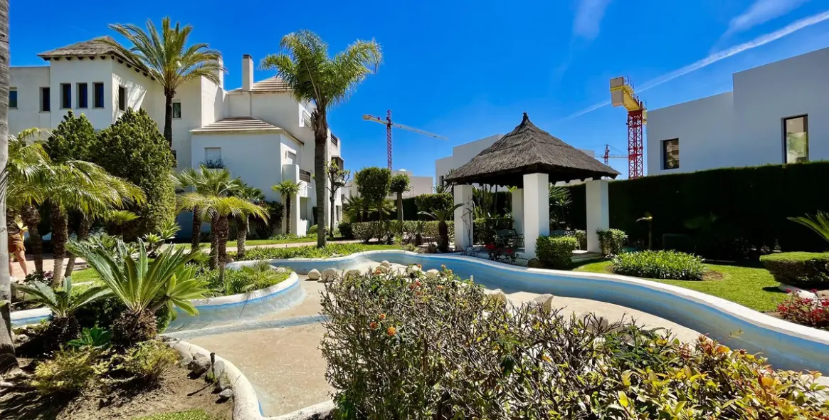 Sale of penthouse in Río Real 59