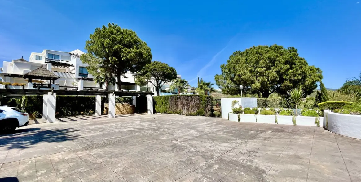 Sale of penthouse in Río Real 63