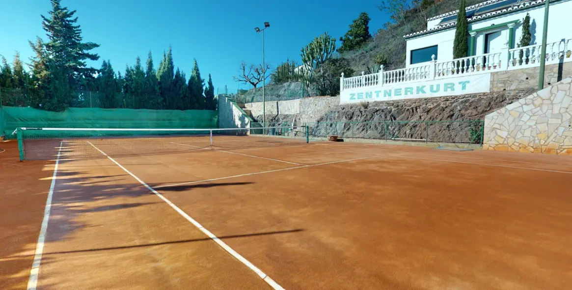 Продажа  отдельно стоящей виллы в Torrox Costa 6