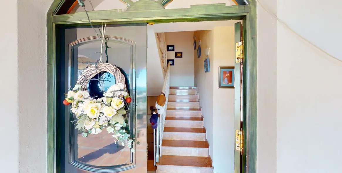 Продажа  отдельно стоящей виллы в Torrox Costa 10