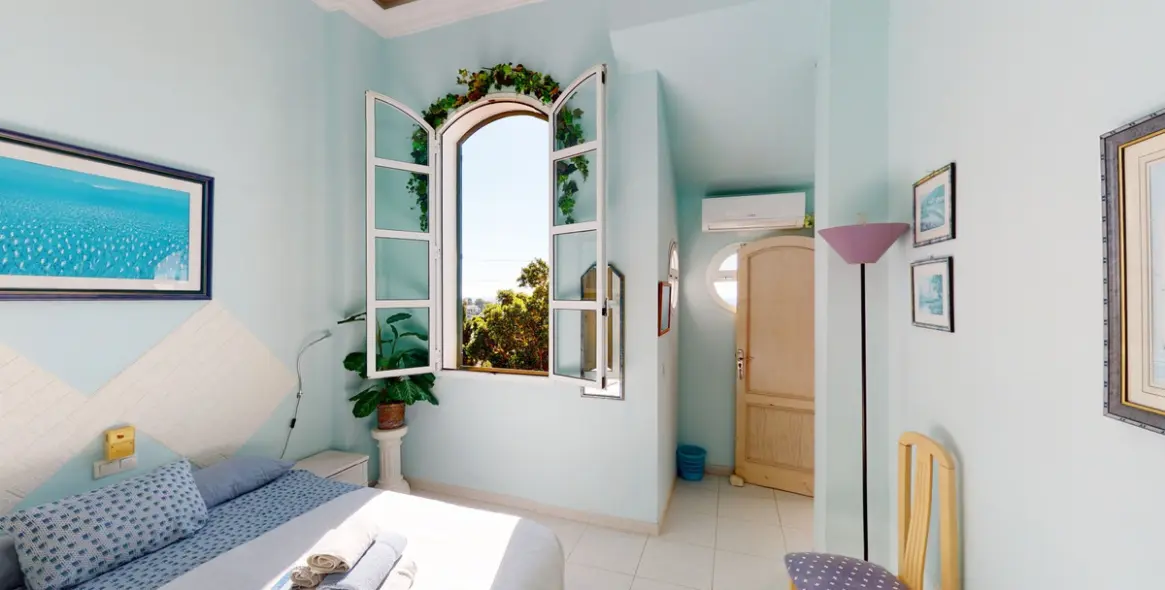 Sale of detached villa in Torrox Costa 25