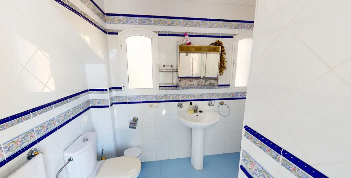 Sale of detached villa in Torrox Costa 26