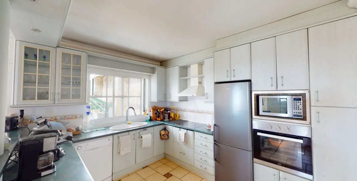 Sale of detached villa in Torrox Costa 35