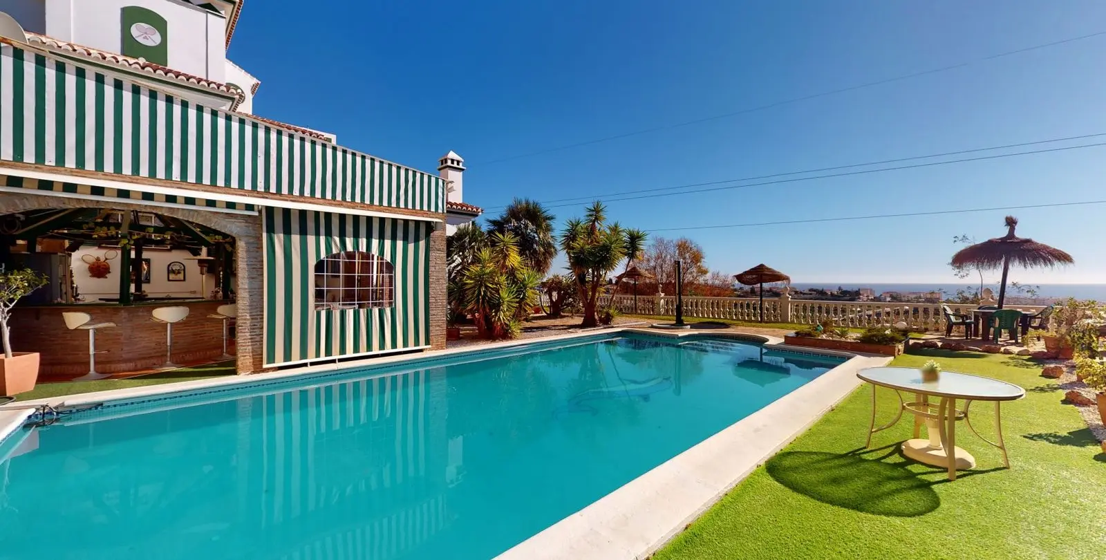 Venta de villa independiente en Torrox Costa 1