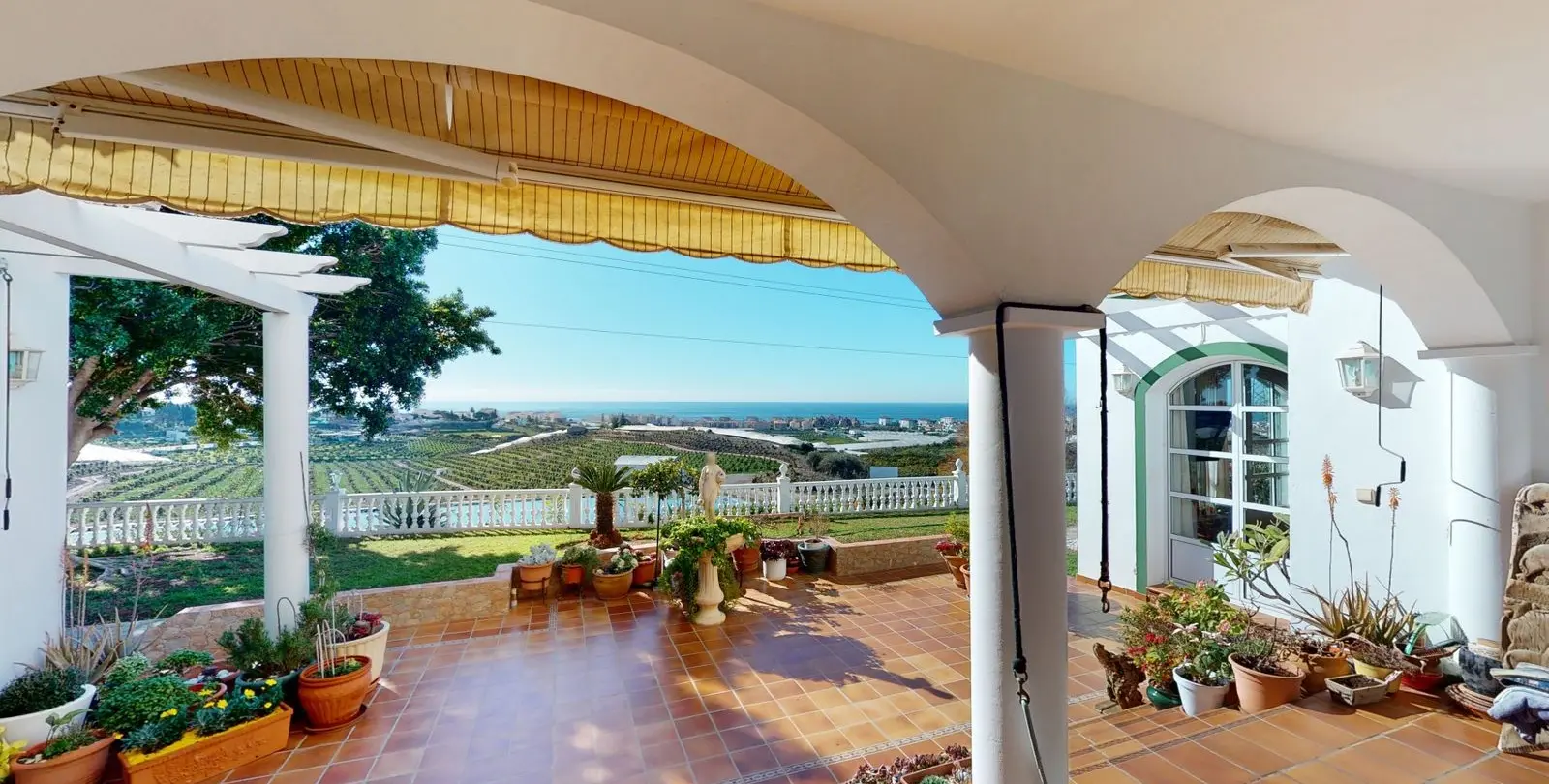 Venta de villa independiente en Torrox Costa 8