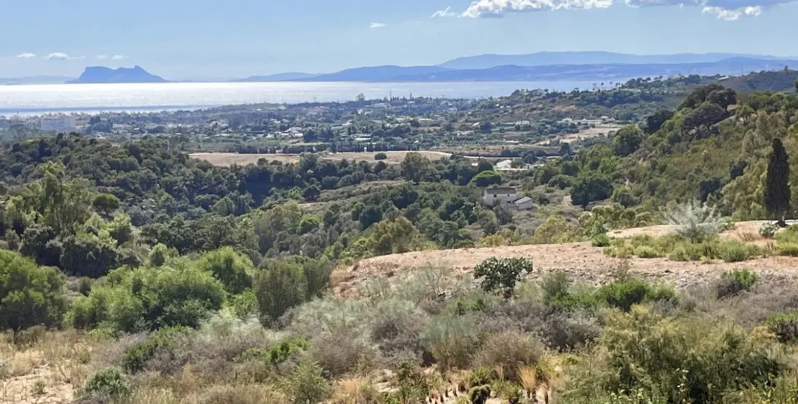 Продажа  жилого участка в New Golden Mile 1