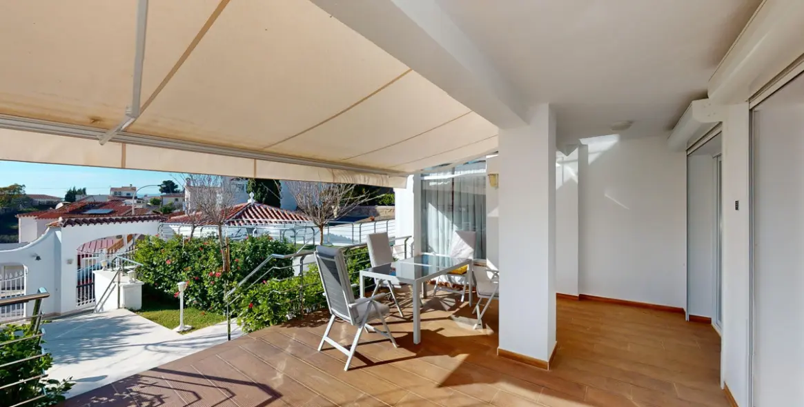 Продажа  отдельно стоящей виллы в Caleta de Vélez 6