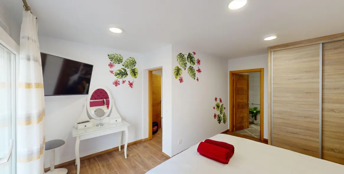 Продажа  отдельно стоящей виллы в Caleta de Vélez 16