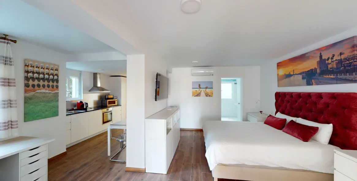 Sale of detached villa in Caleta de Vélez 24