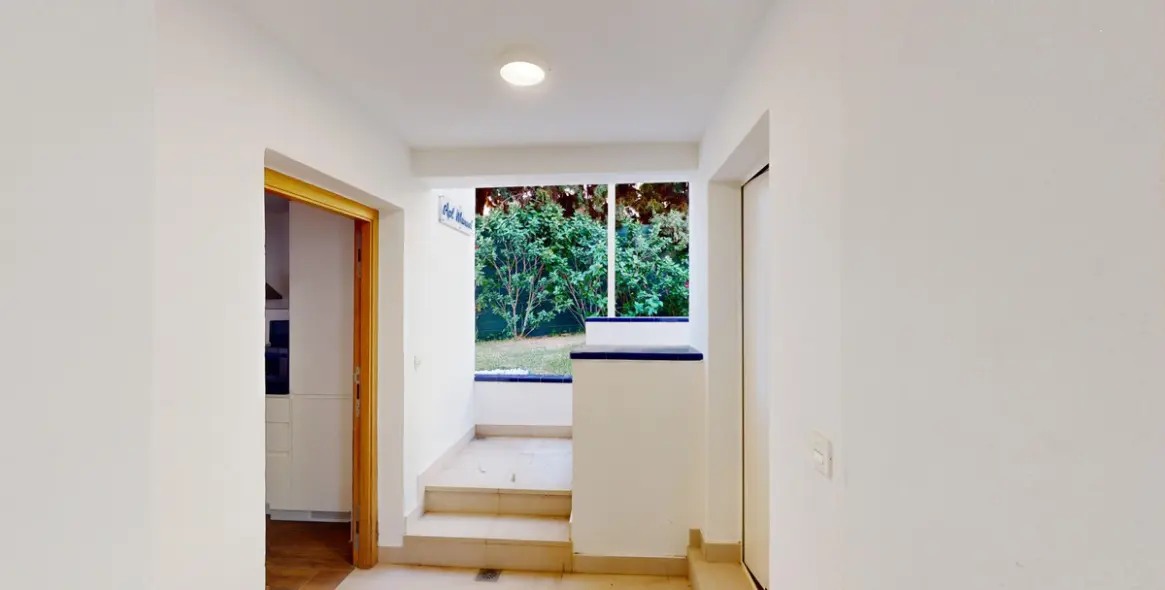 Sale of detached villa in Caleta de Vélez 30