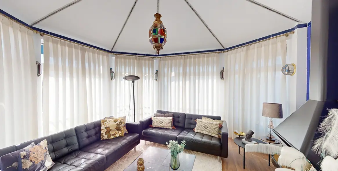 Sale of detached villa in Caleta de Vélez 39