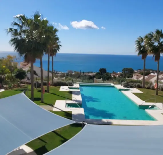 Продажа дома на две семьи в Benalmadena