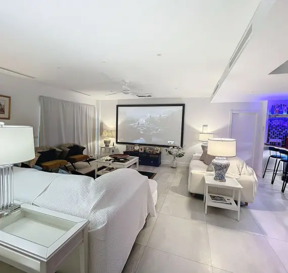 Продажа дома на две семьи в Benalmadena