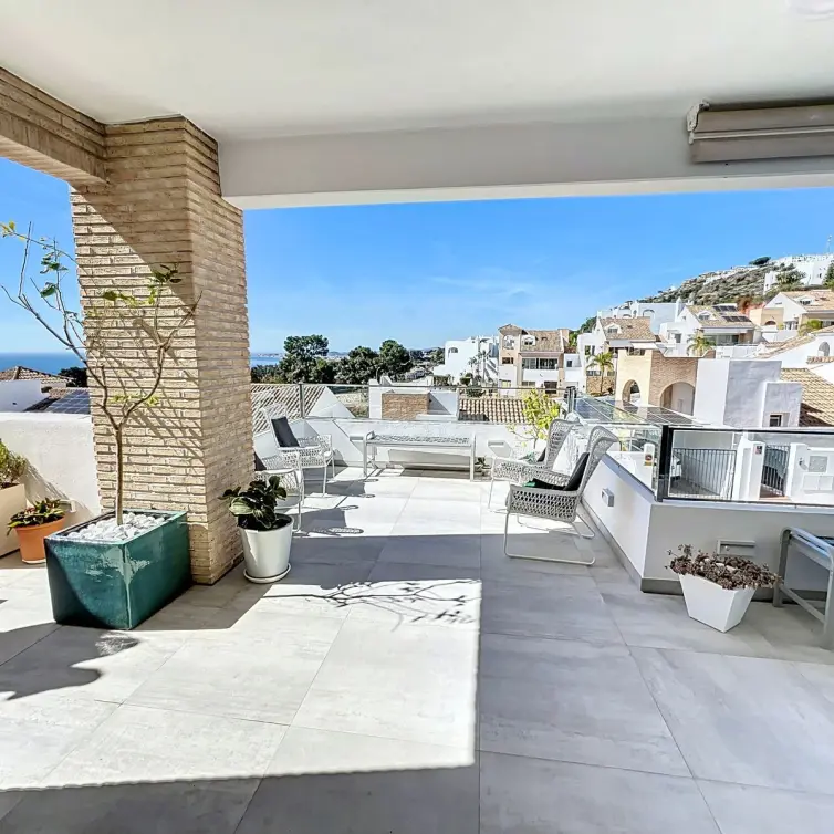 Продажа дома на две семьи в Benalmadena