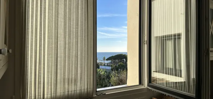 Sale of middle floor apartment in Puerto Banús 0