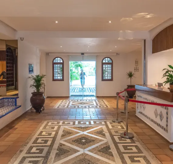 Sale of middle floor apartment in Puerto Banús