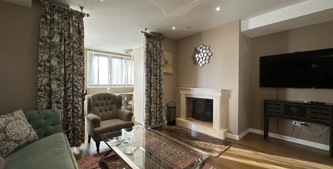 Sale of middle floor apartment in Puerto Banús 8