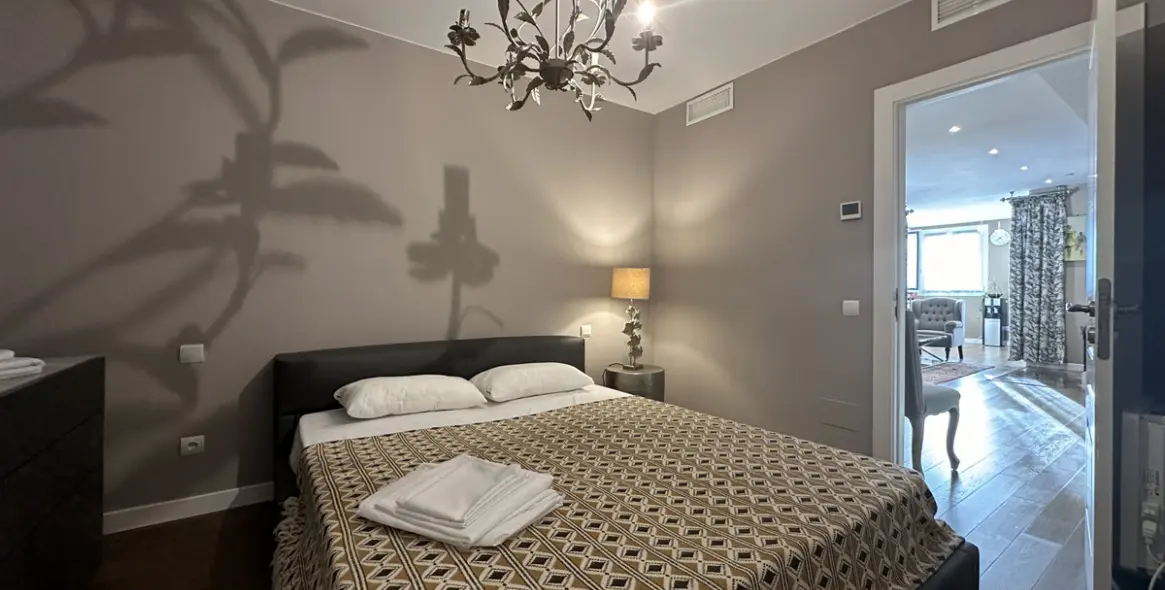 Sale of middle floor apartment in Puerto Banús 20