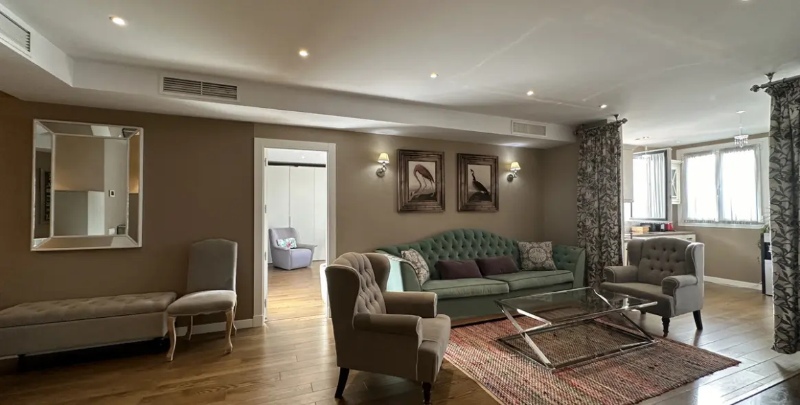 Venta de apartamento en planta media en Puerto Banús 9