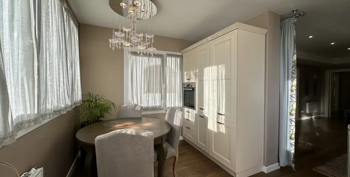 Venta de apartamento en planta media en Puerto Banús 14