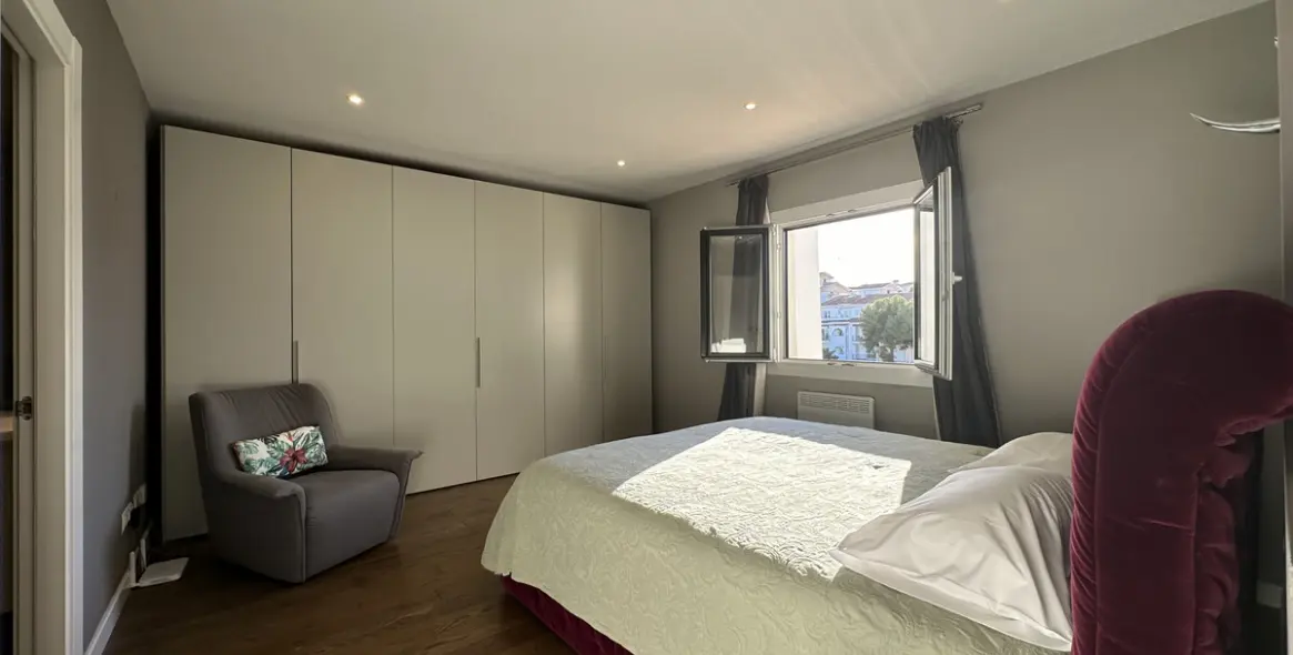 Sale of middle floor apartment in Puerto Banús 22