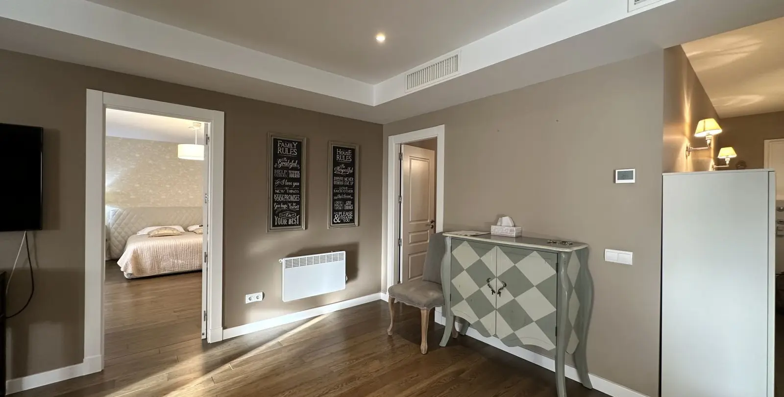 Venta de apartamento en planta media en Puerto Banús 10