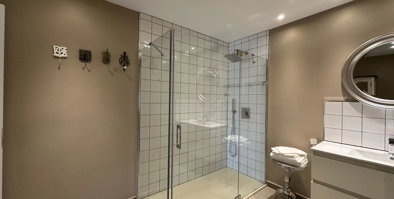 Venta de apartamento en planta media en Puerto Banús 18