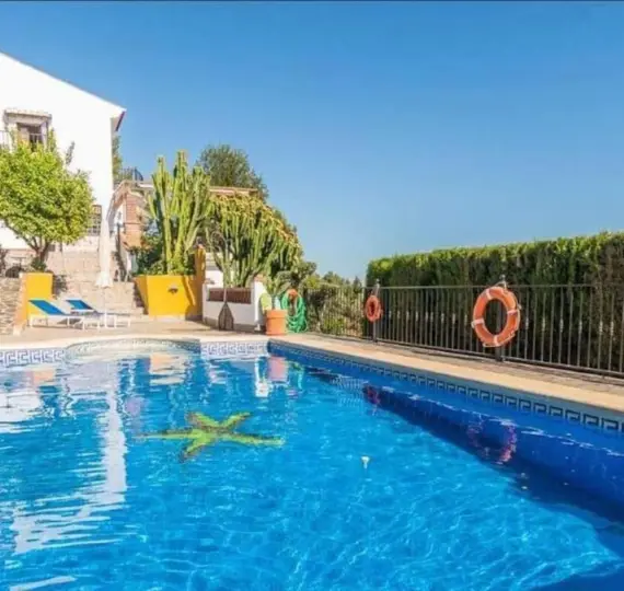 Продажа  отдельно стоящей виллы в Frigiliana