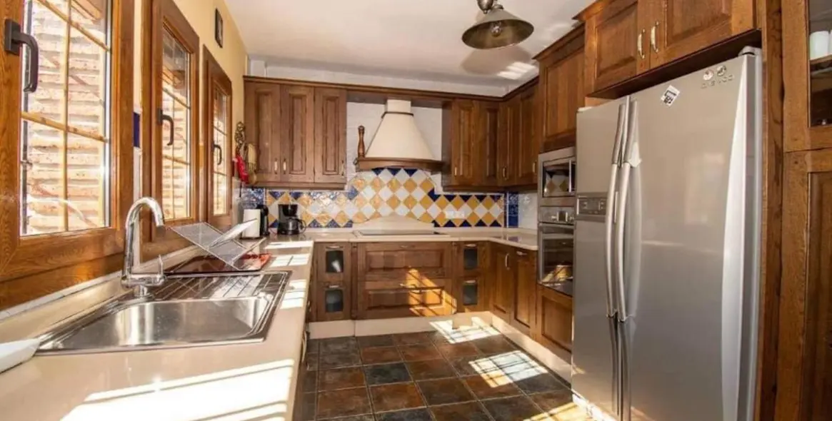 Продажа  отдельно стоящей виллы в Frigiliana 3