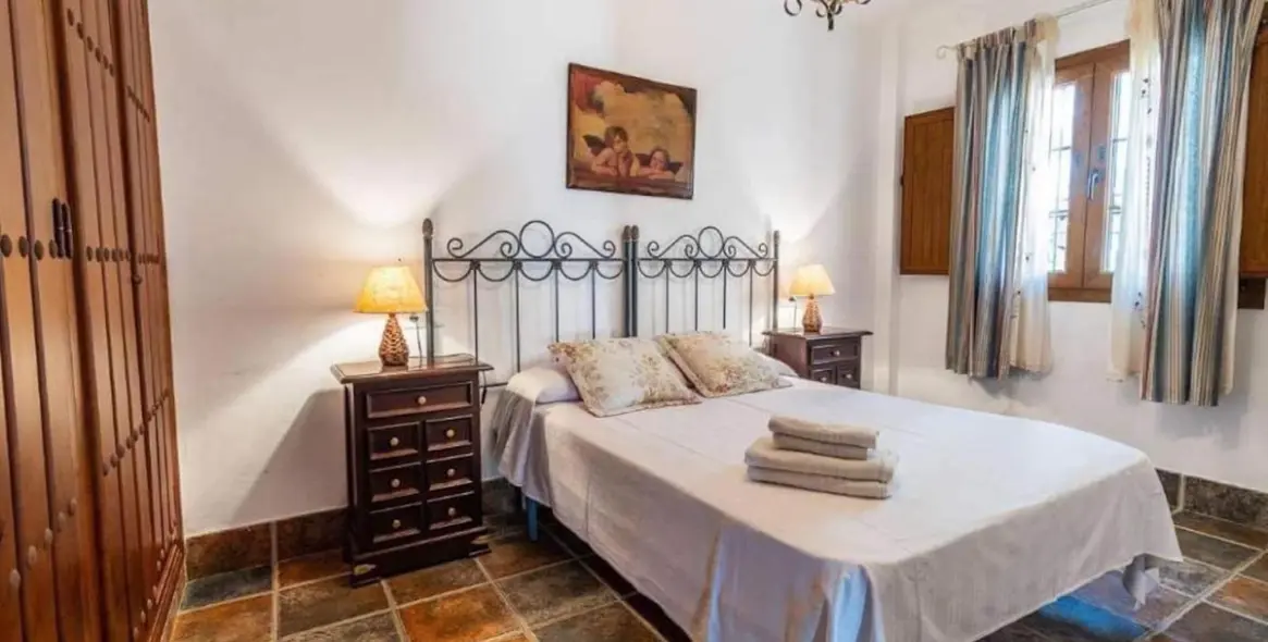 Продажа  отдельно стоящей виллы в Frigiliana 4