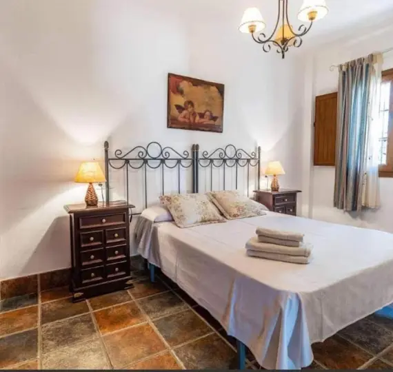 Продажа  отдельно стоящей виллы в Frigiliana