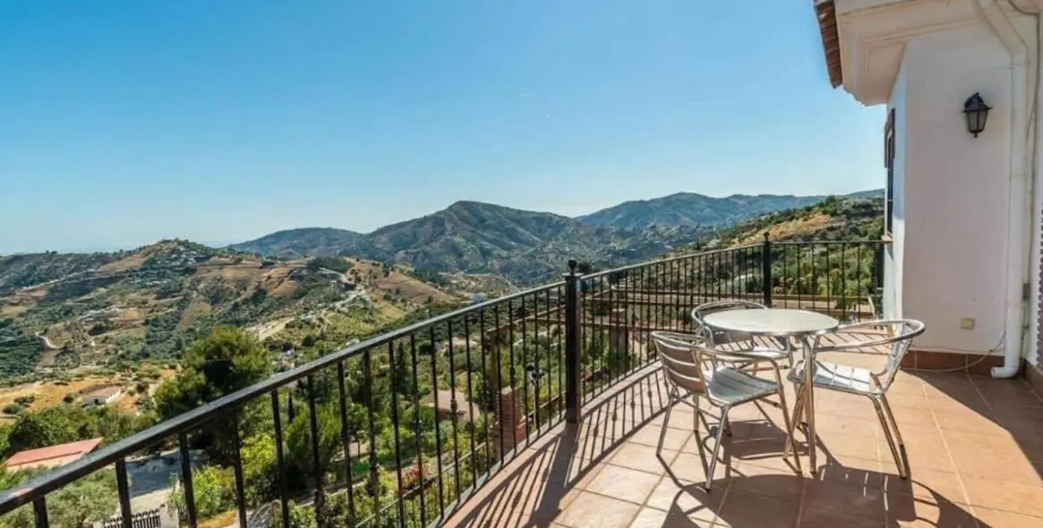 Продажа  отдельно стоящей виллы в Frigiliana 5