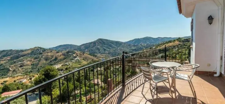 Продажа  отдельно стоящей виллы в Frigiliana 4