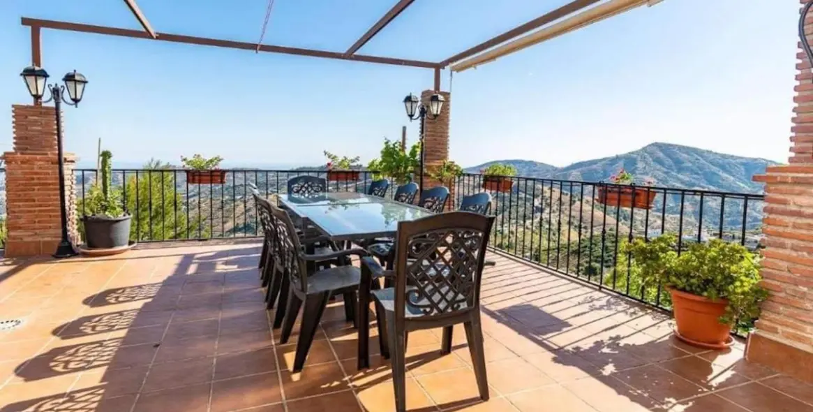 Продажа  отдельно стоящей виллы в Frigiliana 6