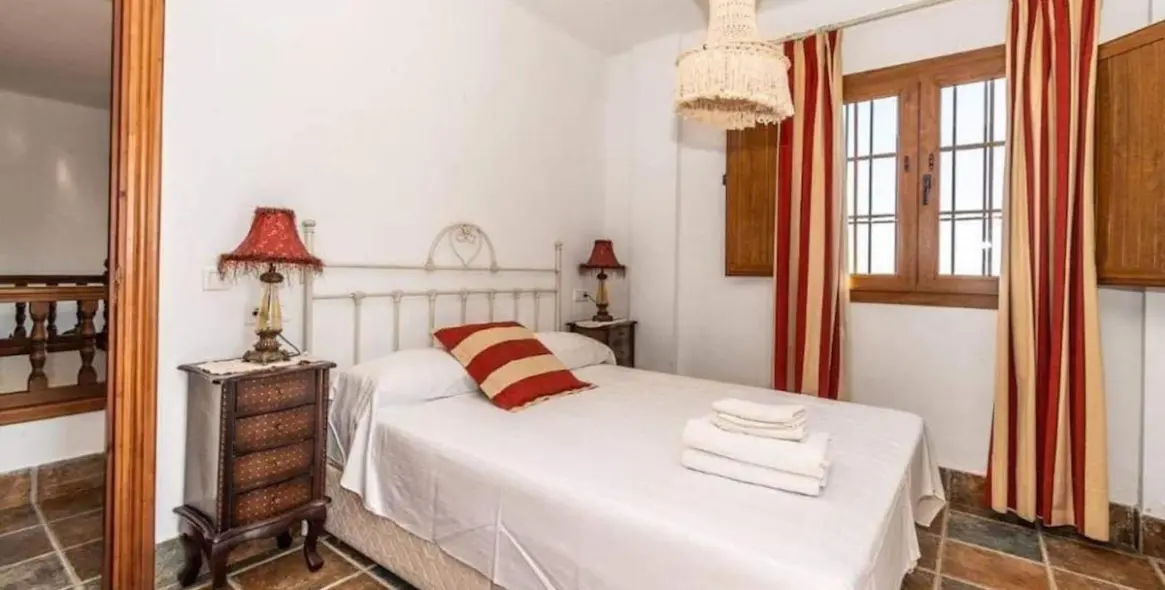 Продажа  отдельно стоящей виллы в Frigiliana 7