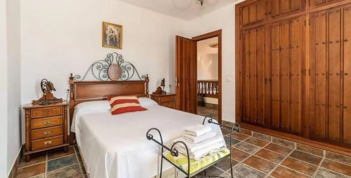 Продажа  отдельно стоящей виллы в Frigiliana 11