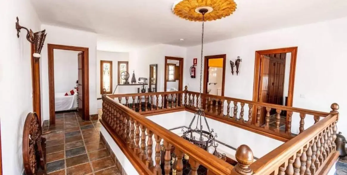 Продажа  отдельно стоящей виллы в Frigiliana 14