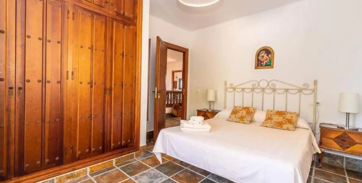 Sale of detached villa in Frigiliana 26