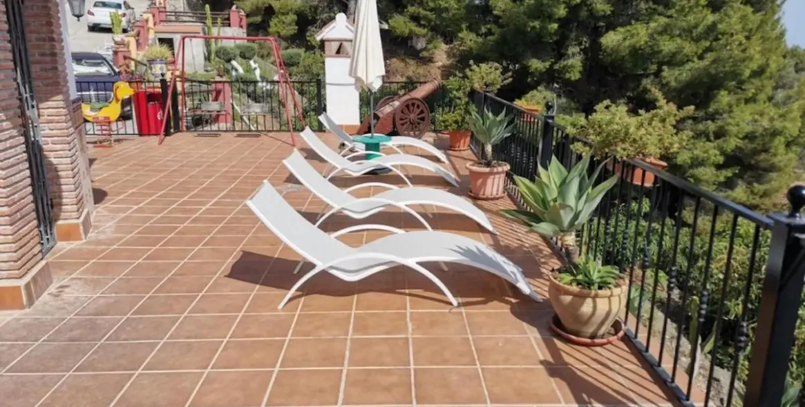 Sale of detached villa in Frigiliana 33