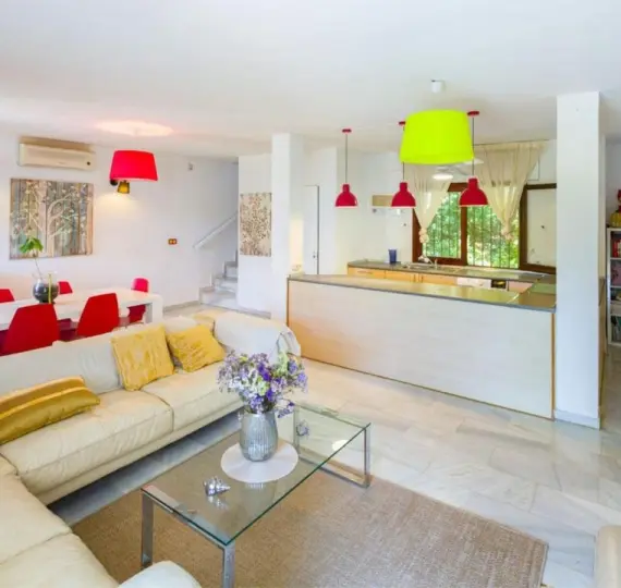 Продажа  отдельно стоящей виллы в El Rosario