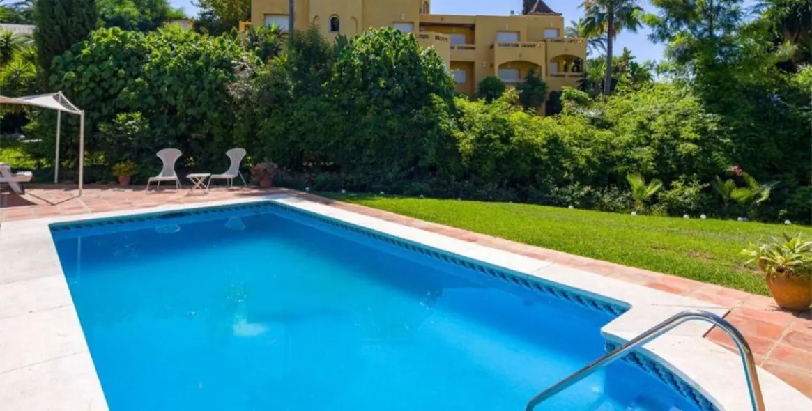 Venta de villa independiente en El Rosario 9