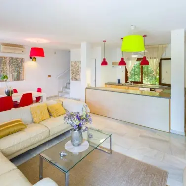 Venta de villa independiente en El Rosario