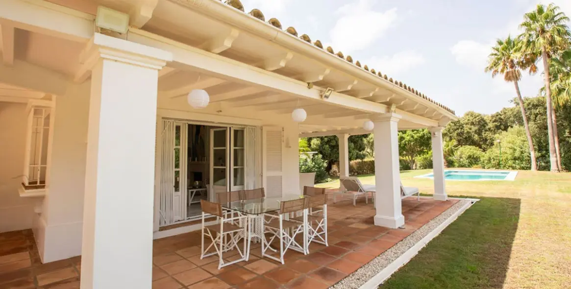 Продажа  отдельно стоящей виллы в San Roque Club 2