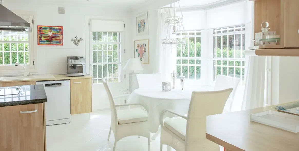 Продажа  отдельно стоящей виллы в San Roque Club 6