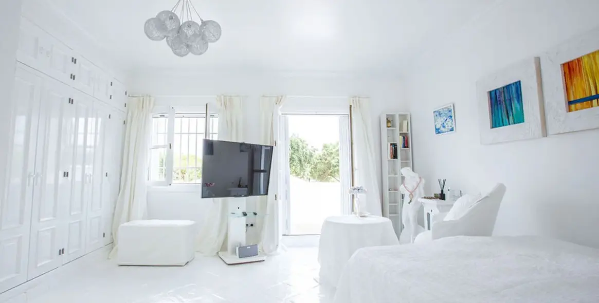 Продажа  отдельно стоящей виллы в San Roque Club 10