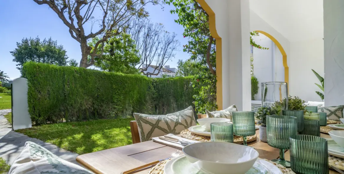 Продажа апартаментов на первом этаже в Nueva Andalucía (район Nueva Andalucía) 2