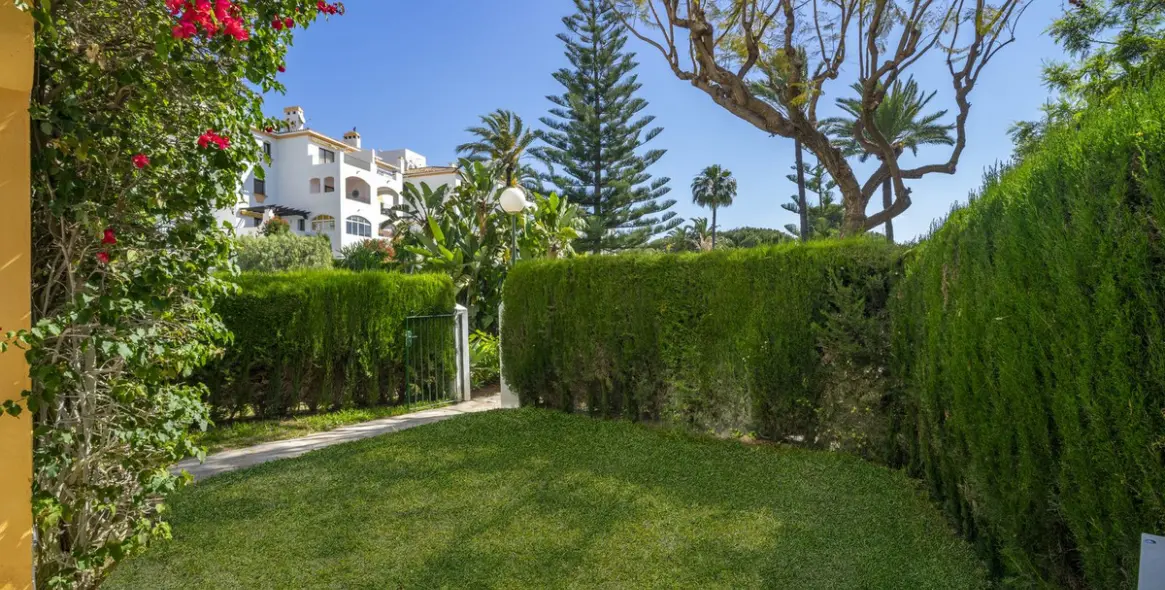 Продажа апартаментов на первом этаже в Nueva Andalucía (район Nueva Andalucía) 5