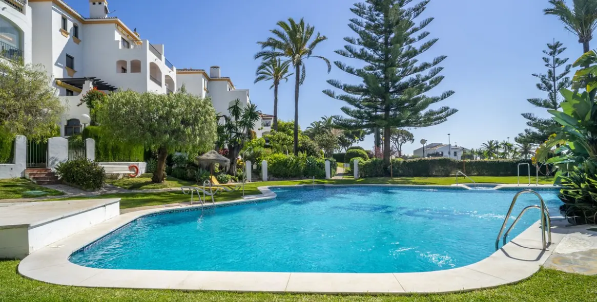 Sale of ground floor apartment in Nueva Andalucía 45