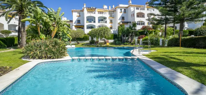 Venta de apartamento en planta baja en Nueva Andalucía 0