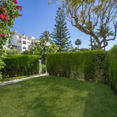Venta de apartamento en planta baja en Nueva Andalucía